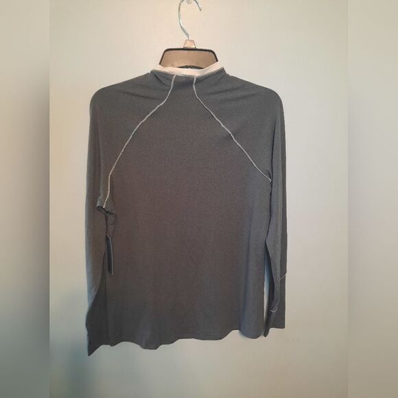 NWT Tahari Sport Long Sleeve Gray Shirt M - Picture 4 of 4